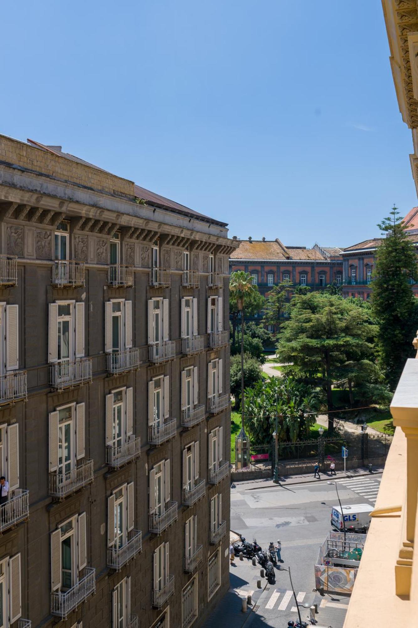Prêtáloger Nápoles Exterior foto
